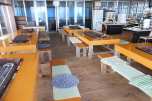 牡蠣食べ放題 テーブル